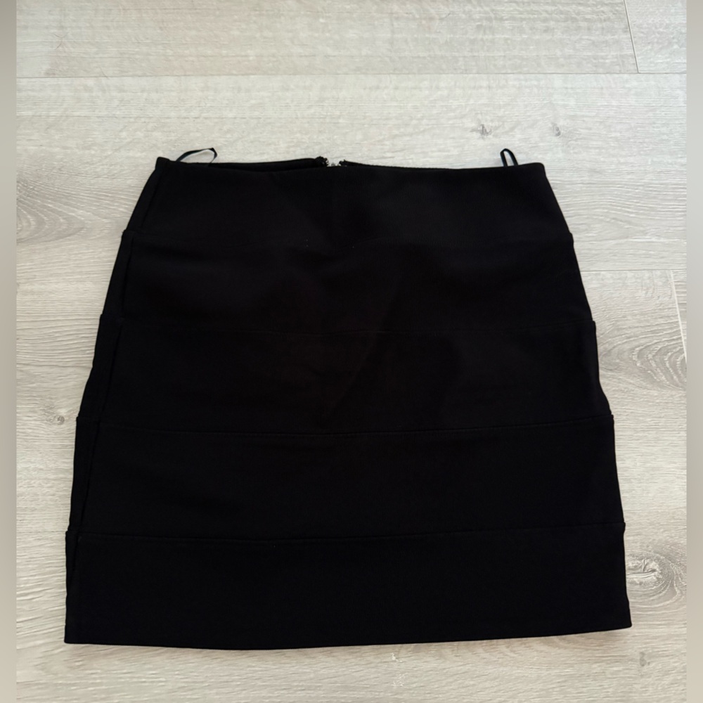 black pencil skirt